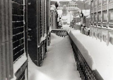 rue du Casino sous la neige a Arcachon en fevrier 1956