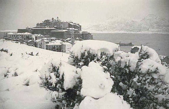 Calvi sous la neige en fevrier 1956
