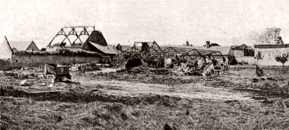 fermes devastee dans l`Aisne apres le passage d`un orage le 30 juin 1905