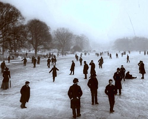patineurs du St James park de Londres durant l`hiver 1895