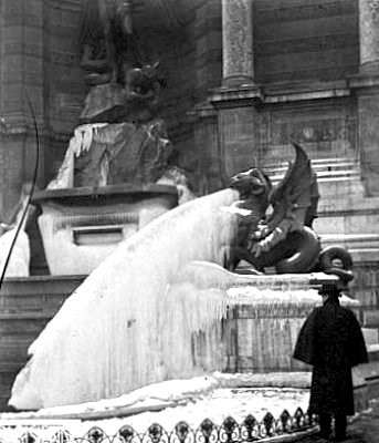 fontaine Saint Michel gelee en fevrier 1895