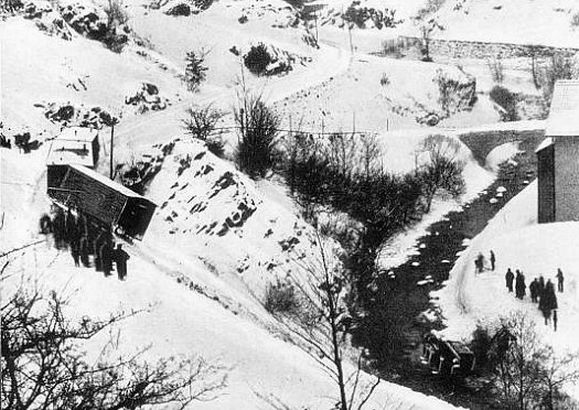 train emporte par une avalanche dans les Alpes en janvier 1895