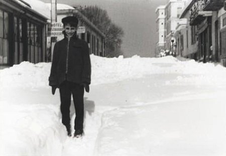 ecolier dans la neige a Arcachon en fevrier 1956