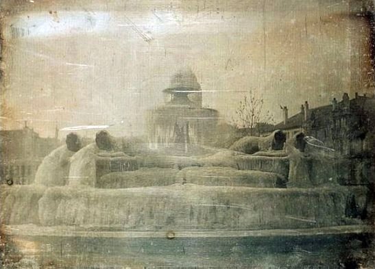 fontaine du chateau d`eau gelee en 1842