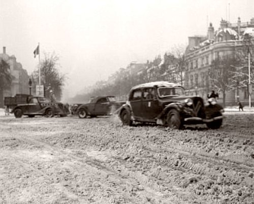 grands boulevards Paris janvier 1945