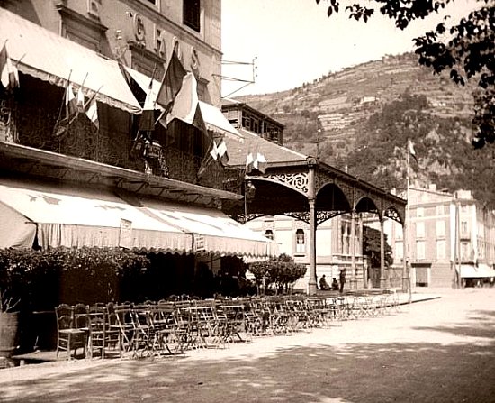 la halle de Foix le 14 juillet 1905