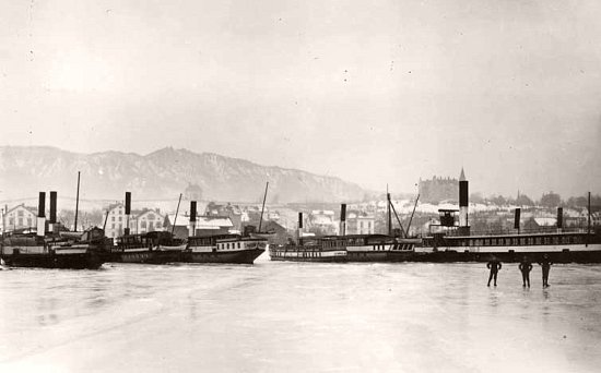 bateaux prisonniers de la glace sur le lac de Zurich en 1891
