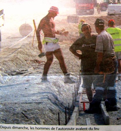 ouvriers sur un chantier aout 2003