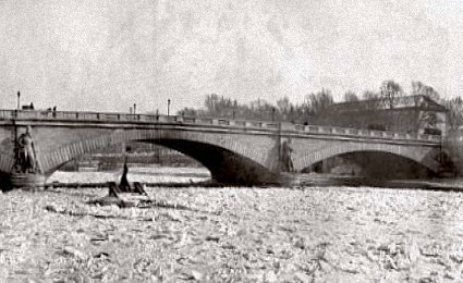 la Seine gelee au pont de l`Alma en 1895