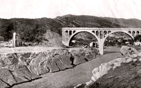 pont emporte pres d`Amelie les Bains pendant la crue d`octobre 1940