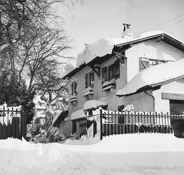 villa sous la neige boulevard de la Plage a Arcachon en fevrier 1956