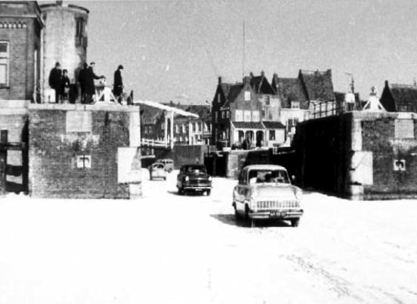 voitures sur glace Hollande hiver 1962 1963